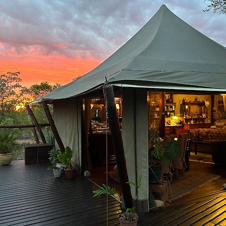 Out In Africa Wildlife Lodge 해먼스크랄 외부 사진