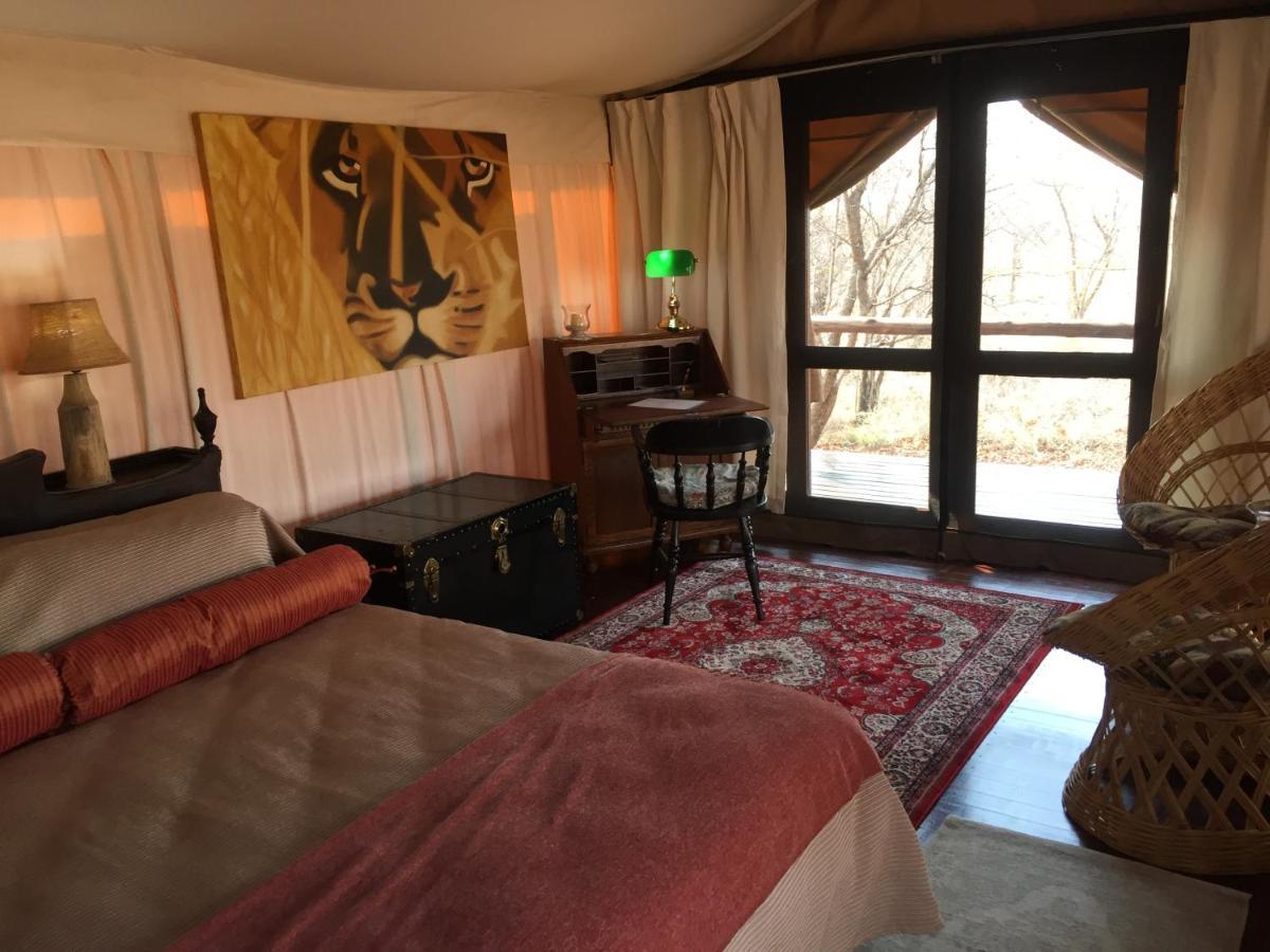 Out In Africa Wildlife Lodge 해먼스크랄 외부 사진