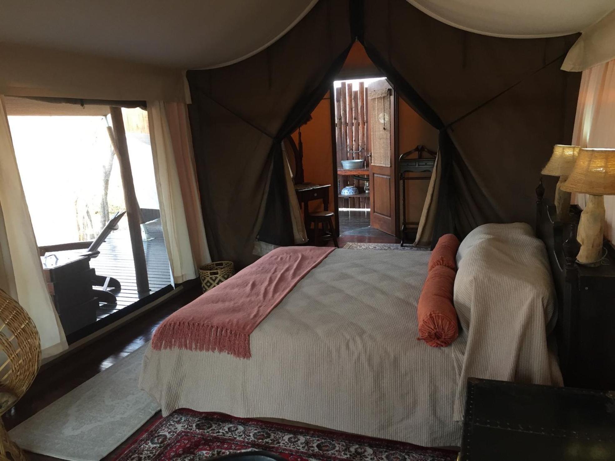 Out In Africa Wildlife Lodge 해먼스크랄 외부 사진