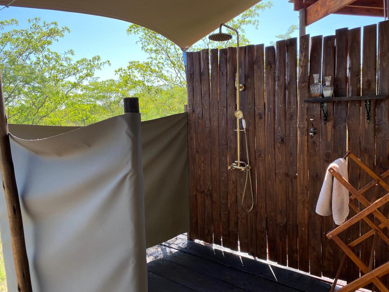 Out In Africa Wildlife Lodge 해먼스크랄 외부 사진