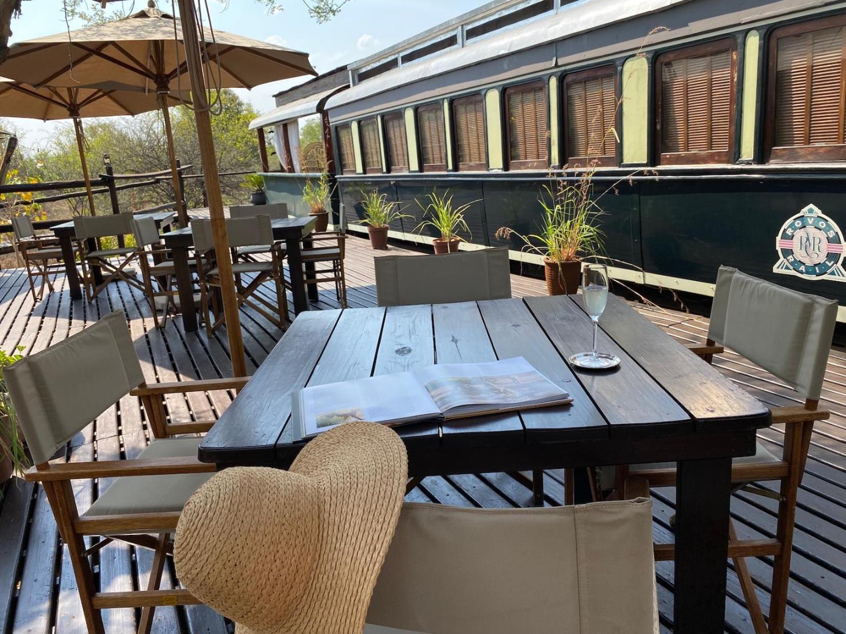 Out In Africa Wildlife Lodge 해먼스크랄 외부 사진